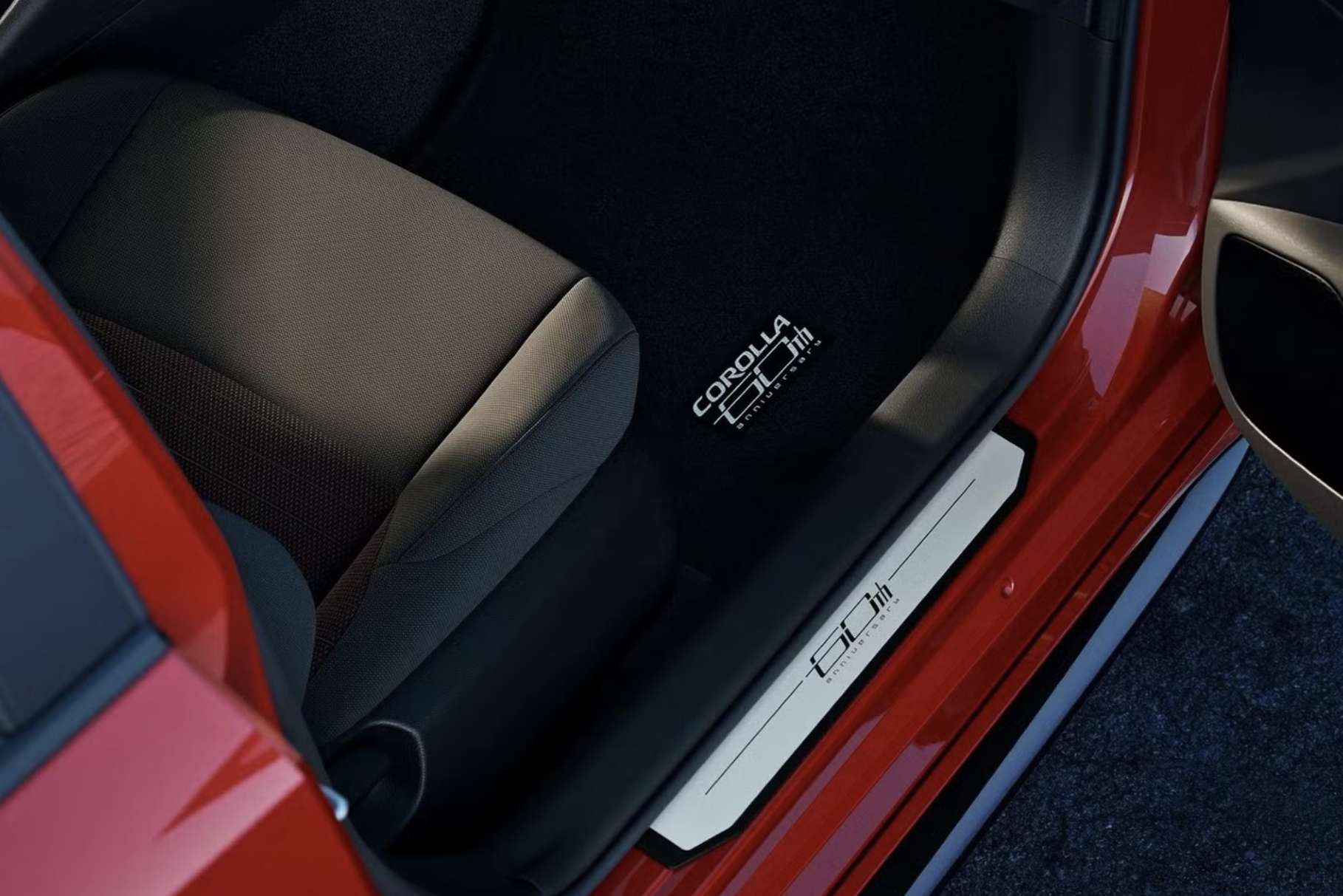 Xe Toyota bán chạy nhất mọi thời đại tung bản đặc biệt