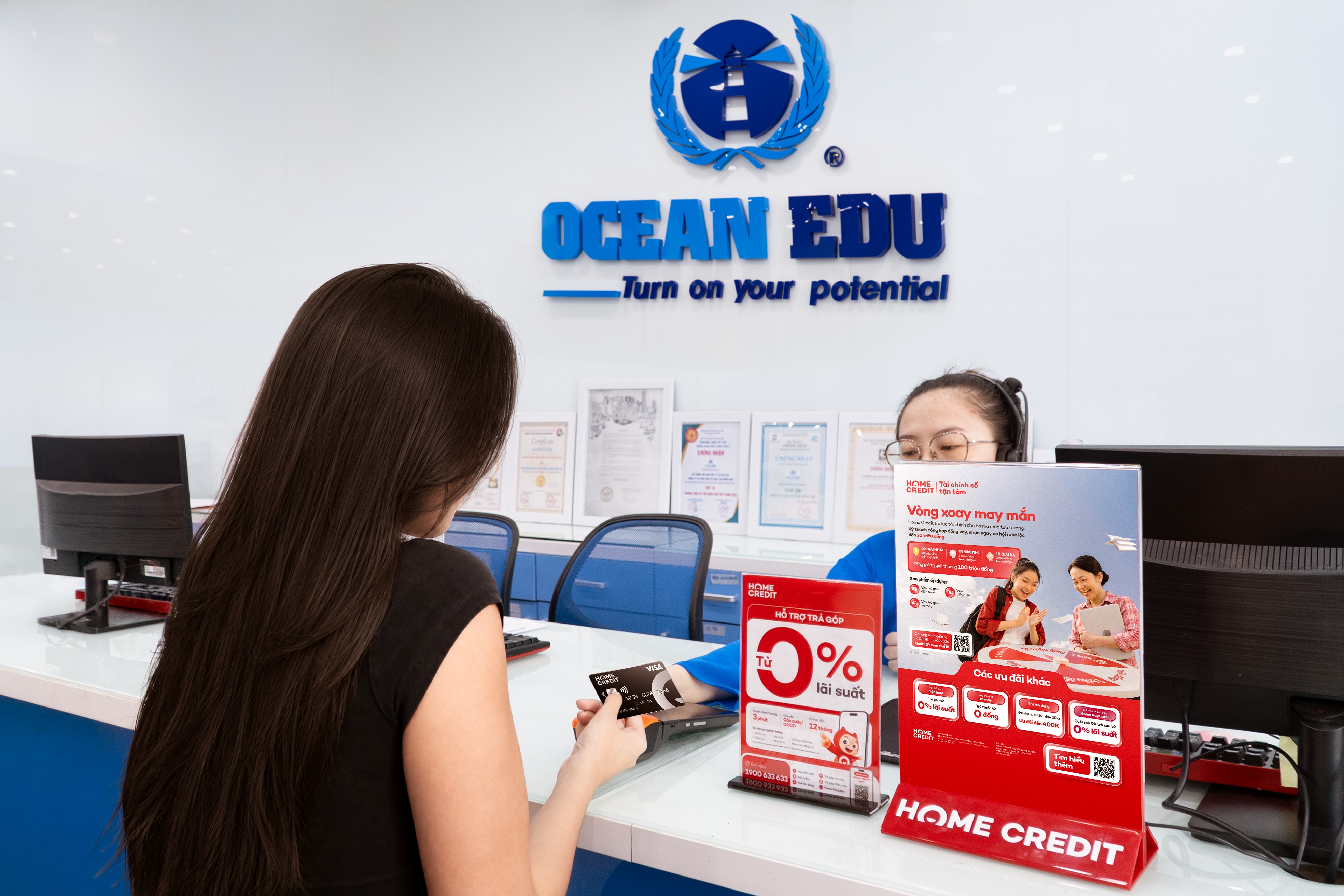 Home Credit mở rộng hợp tác với Hệ thống Anh ngữ Quốc tế Ocean Edu, cung cấp thêm lựa chọn vay trả góp và thanh toán bằng thẻ tín dụng cho nhu cầu học phí