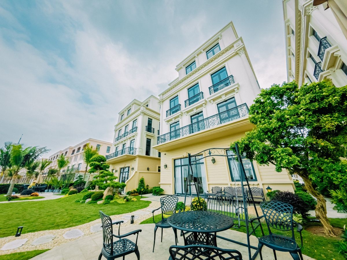 Bộ sưu tập kiến trúc đa phong cách tôn vinh đẳng cấp các chủ nhân Vinhomes Royal Island Bộ sưu tập kiến trúc đa phong cách tôn vinh đẳng cấp các chủ nhân Vinhomes Royal Island
