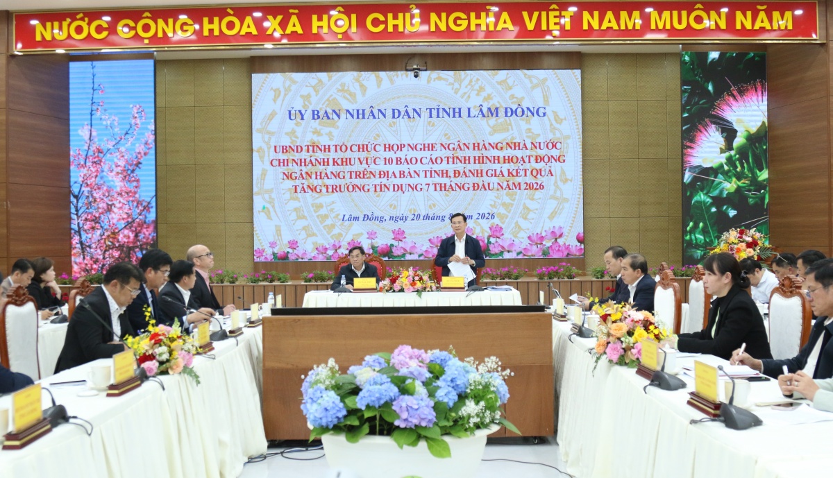 Cuộc họp của UBND tỉnh Lâm Đồng với ngành Ngân hàng trên địa bàn. Cuộc họp của UBND tỉnh Lâm Đồng với ngành Ngân hàng trên địa bàn.