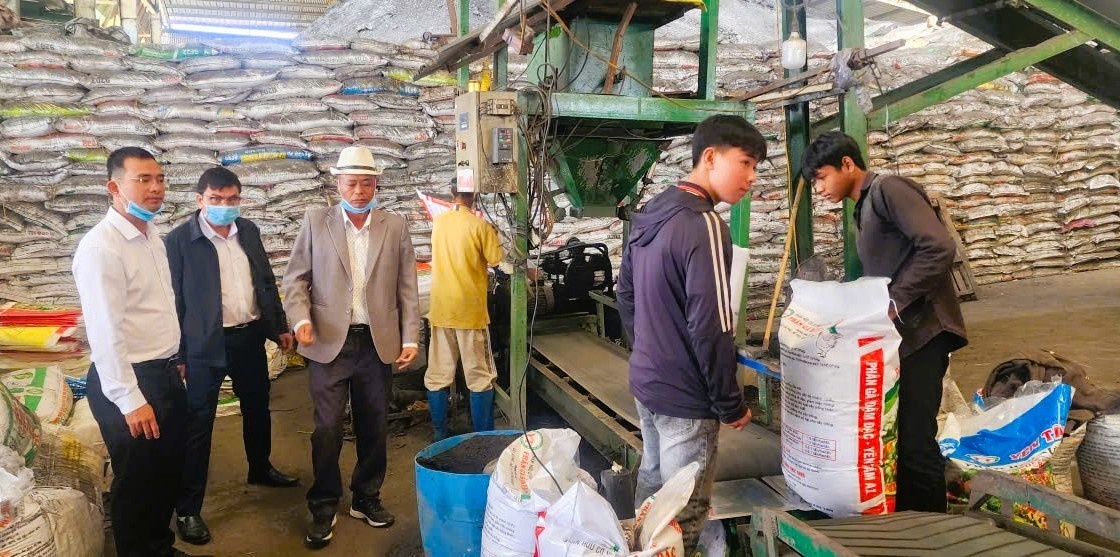 Ảnh Để dòng vốn ngân hàng phát huy vai trò động lực, điều cốt lõi vẫn là tạo ra những dự án khả thi, doanh nghiệp có “sức khỏe” tốt và một môi trường đầu tư thuận lợi. Ảnh Để dòng vốn ngân hàng phát huy vai trò động lực, điều cốt lõi vẫn là tạo ra những dự án khả thi, doanh nghiệp có “sức khỏe” tốt và một môi trường đầu tư thuận lợi.