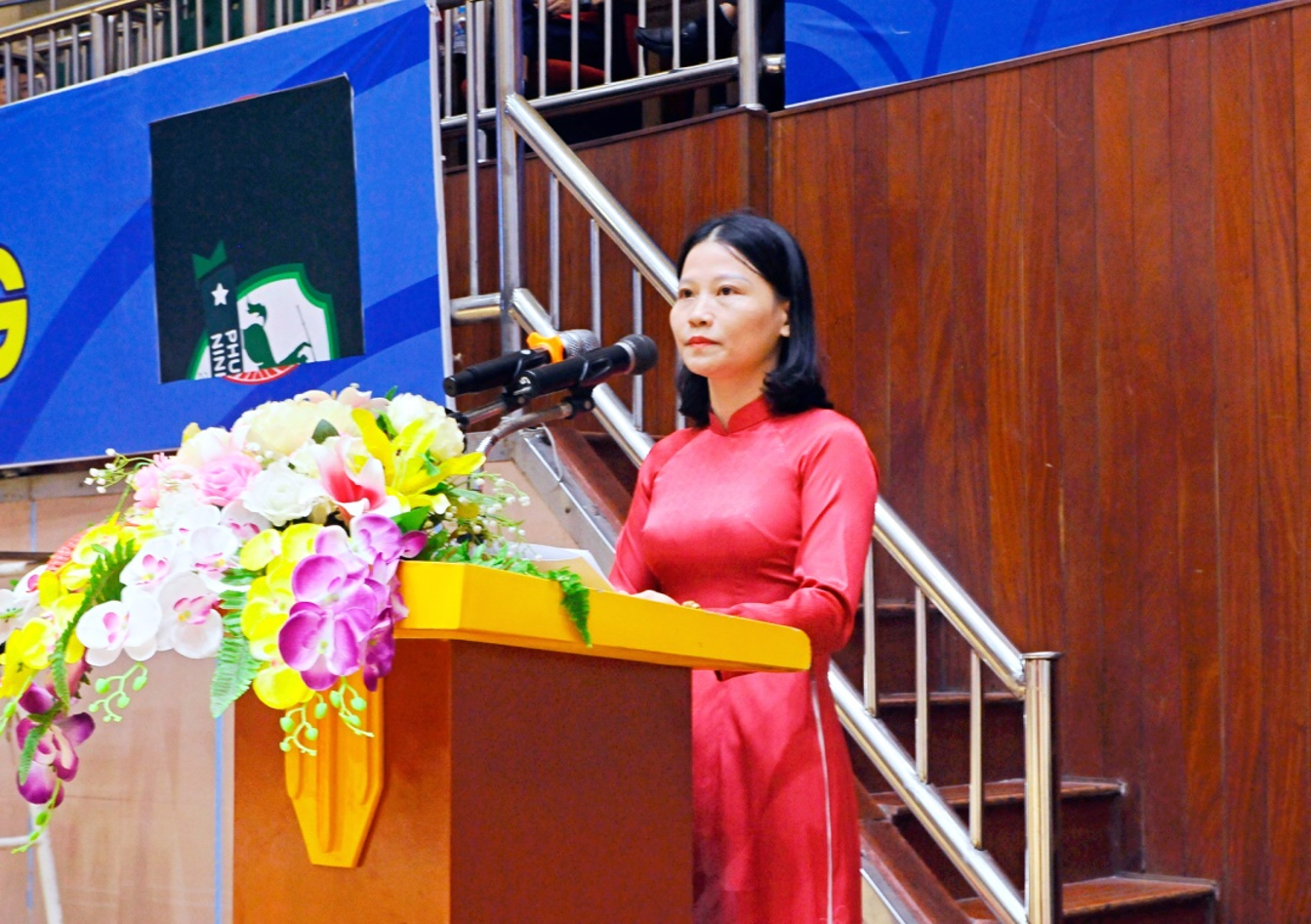 Bà Nguyễn Thị Thanh Bình – Phó Giám đốc NHNN KV6,  Trưởng Ban tổ chức phát biểu khai mạc Hội thao