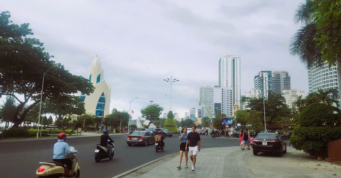 Khánh Hòa ‘siết’ giao dịch ngoại tệ trái phép”. Khánh Hòa ‘siết’ giao dịch ngoại tệ trái phép”.
