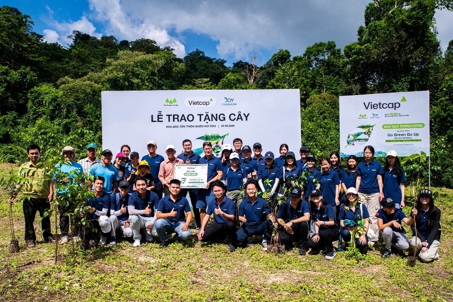 Lễ trao tặng 4.500 cây tại Khu bảo tồn thiên nhiên Núi Ông, ngày 22/8/2026. ( Ảnh: Vietcap) Lễ trao tặng 4.500 cây tại Khu bảo tồn thiên nhiên Núi Ông, ngày 22/8/2026. ( Ảnh: Vietcap)