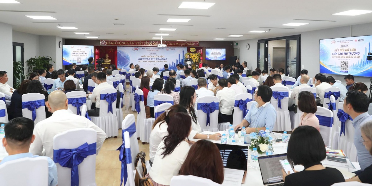 Câu lạc bộ Xử lý nợ kết nạp hội viên và ra mắt Ban Chủ nhiệm