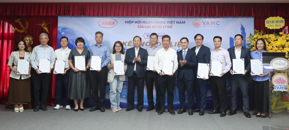 Câu lạc bộ Xử lý nợ kết nạp hội viên và ra mắt Ban Chủ nhiệm