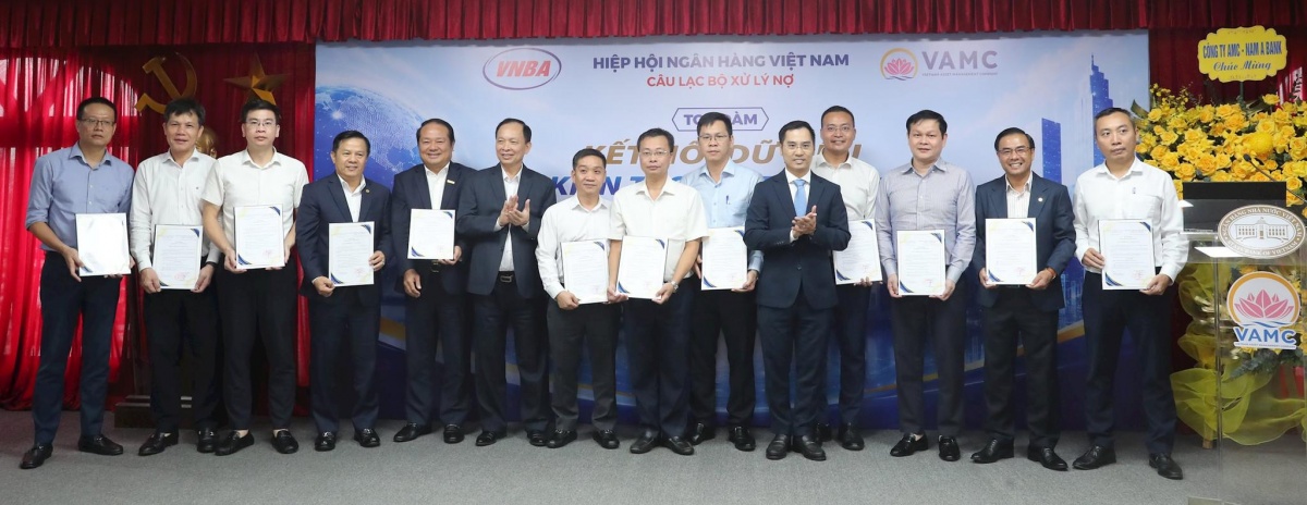 Câu lạc bộ Xử lý nợ kết nạp hội viên và ra mắt Ban Chủ nhiệm