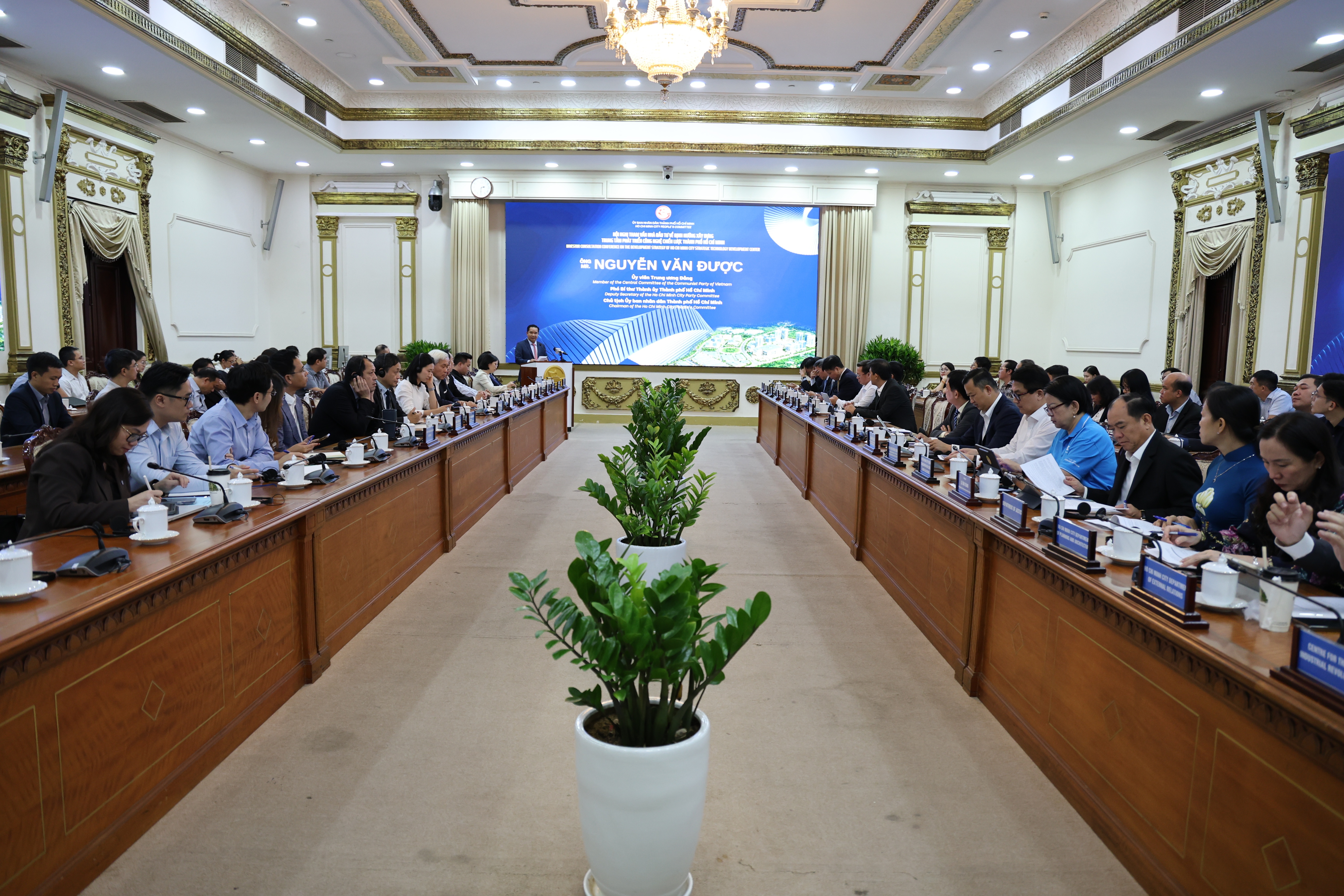 Thành phố cam kết vận hành quy trình thủ tục đầu tư đặc biệt theo cơ chế một cửa liên thông tinh gọn, rút ngắn tối đa thời gian
