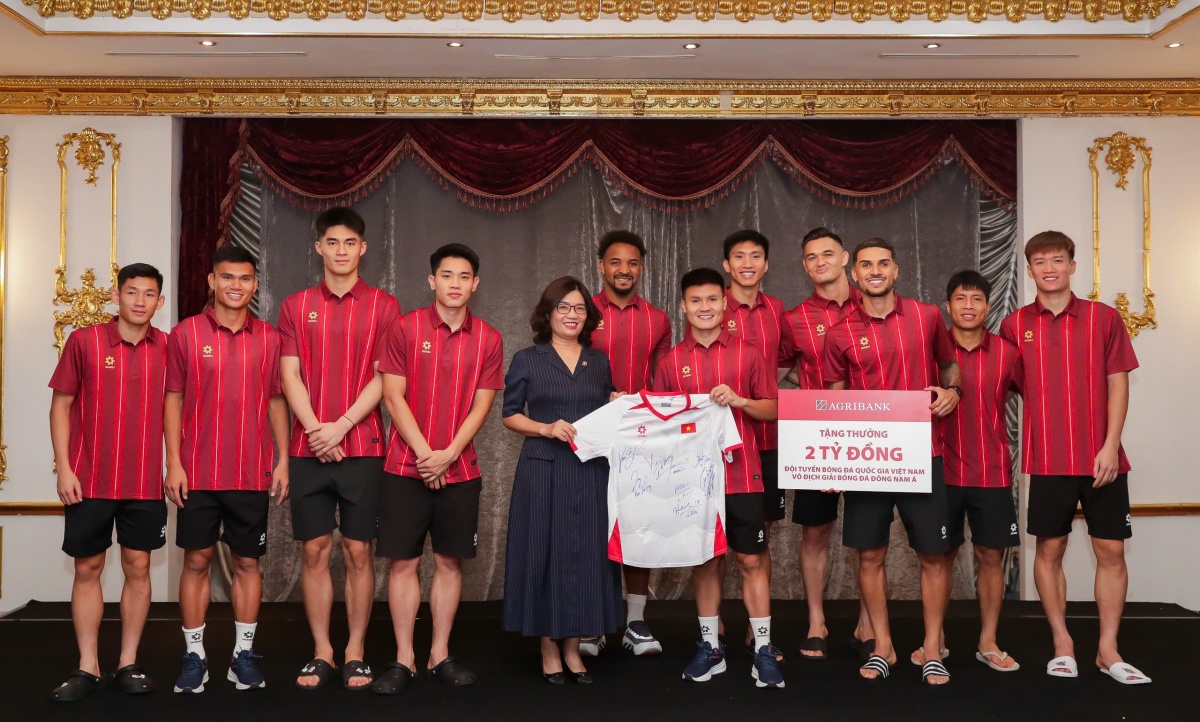 Agribank thưởng 2 tỷ đồng cho Đội tuyển bóng đá Việt Nam vô địch ASEAN Cup 2026 Agribank thưởng 2 tỷ đồng cho Đội tuyển bóng đá Việt Nam vô địch ASEAN Cup 2026