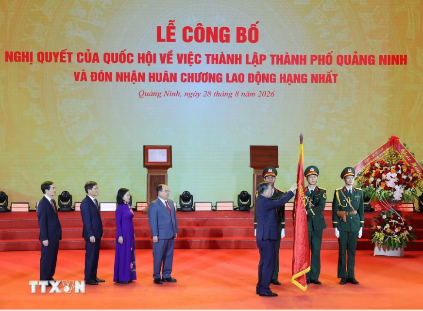Tổng Bí thư, Chủ tịch nước Tô Lâm dự Lễ công bố thành lập thành phố Quảng Ninh và đón nhận Huân chương Lao động hạng Nhất Tổng Bí thư, Chủ tịch nước Tô Lâm dự Lễ công bố thành lập thành phố Quảng Ninh và đón nhận Huân chương Lao động hạng Nhất