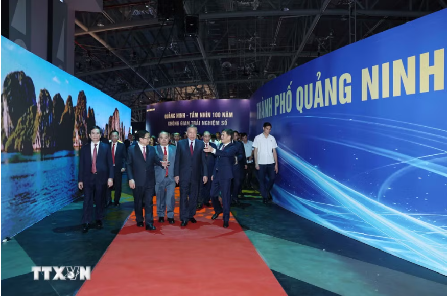 Tổng Bí thư, Chủ tịch nước Tô Lâm dự Lễ công bố thành lập thành phố Quảng Ninh và đón nhận Huân chương Lao động hạng Nhất Tổng Bí thư, Chủ tịch nước Tô Lâm dự Lễ công bố thành lập thành phố Quảng Ninh và đón nhận Huân chương Lao động hạng Nhất