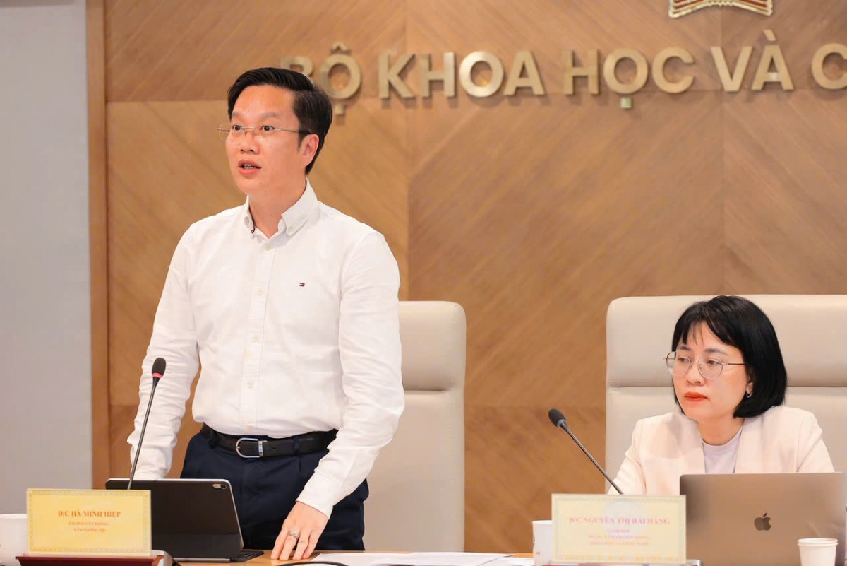 Tăng chi cho nghiên cứu phát triển lên 2% GDP: Không chỉ là chuyện thêm tiền Tăng chi cho nghiên cứu phát triển lên 2% GDP: Không chỉ là chuyện thêm tiền