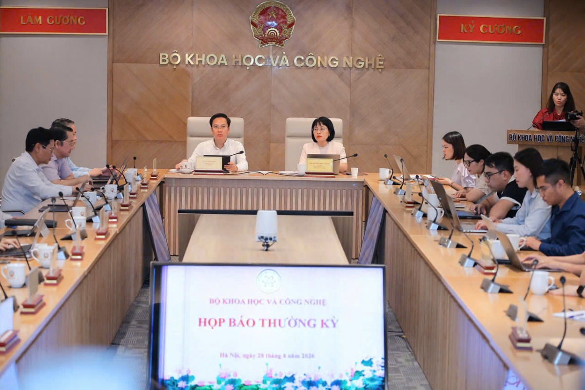 Tăng chi cho nghiên cứu phát triển lên 2% GDP: Không chỉ là chuyện thêm tiền Tăng chi cho nghiên cứu phát triển lên 2% GDP: Không chỉ là chuyện thêm tiền