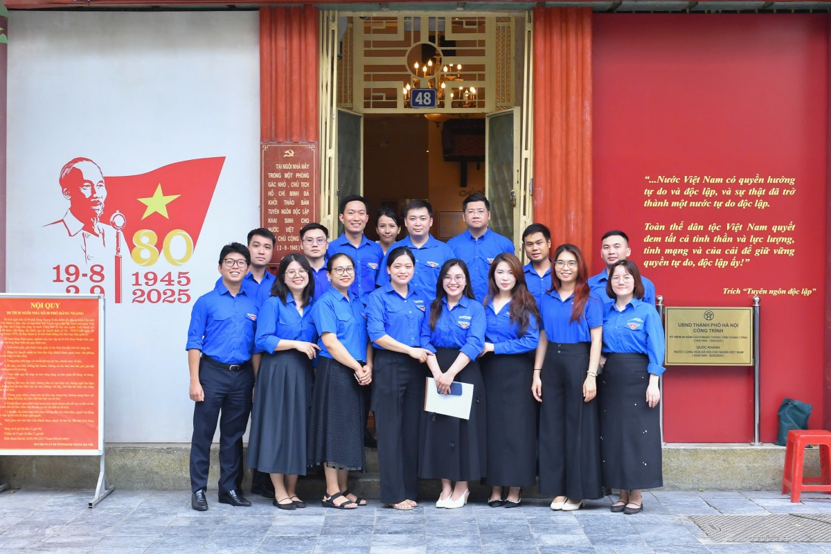 Về “địa chỉ đỏ” 48 Hàng Ngang: Tuổi trẻ Ngân hàng Trung ương tiếp nối khát vọng dựng xây đất nước Về “địa chỉ đỏ” 48 Hàng Ngang: Tuổi trẻ Ngân hàng Trung ương tiếp nối khát vọng dựng xây đất nước