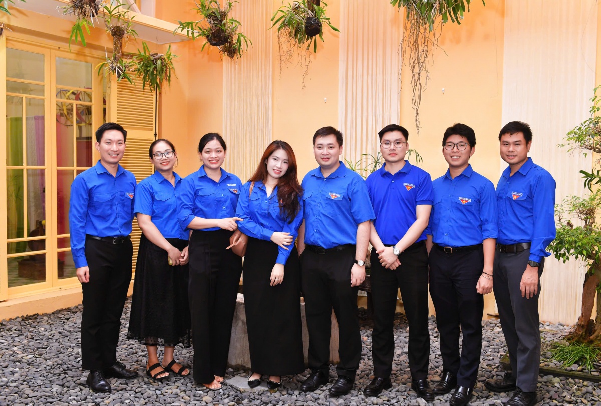 Về “địa chỉ đỏ” 48 Hàng Ngang: Tuổi trẻ Ngân hàng Trung ương tiếp nối khát vọng dựng xây đất nước Về “địa chỉ đỏ” 48 Hàng Ngang: Tuổi trẻ Ngân hàng Trung ương tiếp nối khát vọng dựng xây đất nước