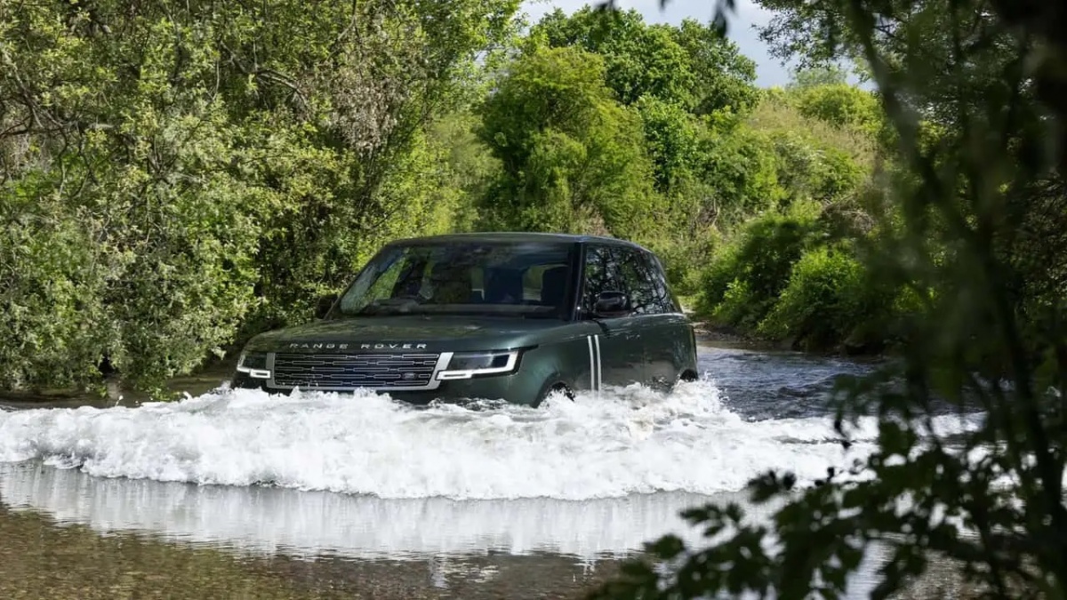 undefined Range Rover bản điện ra mắt: Trông như xe xăng, mạnh 542hp, chạy 600km/sạc