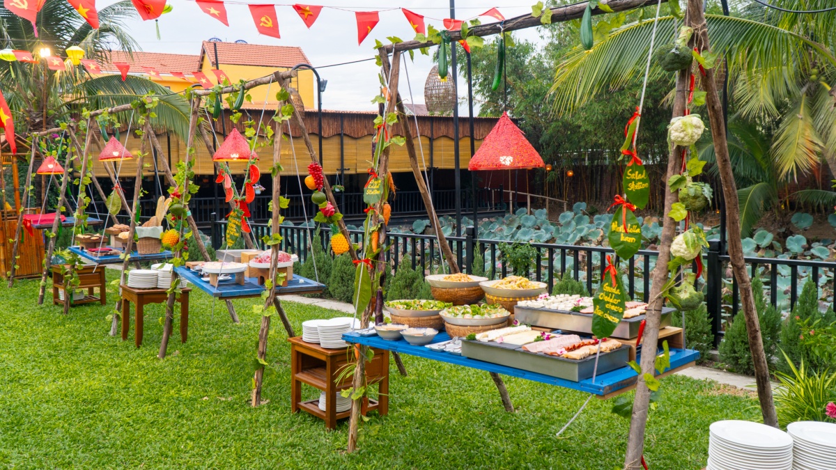 Ẩm thực gác bếp vùng cao đi vào tiệc buffet