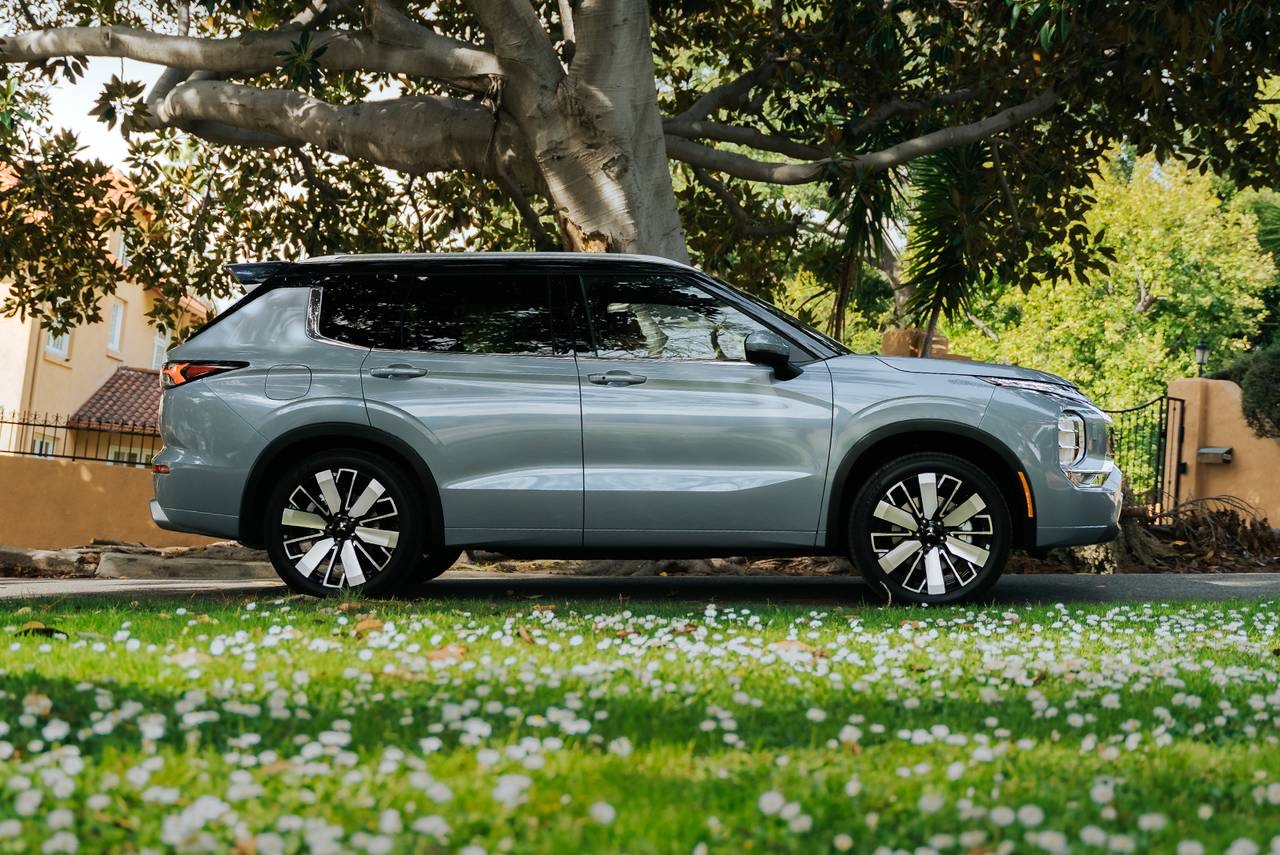 Mitsubishi Outlander đời mới chốt về Việt Nam năm nay: Động cơ hybrid, dễ định vị trên Destinator, cạnh tranh CR-V, Forester - Ảnh 4.