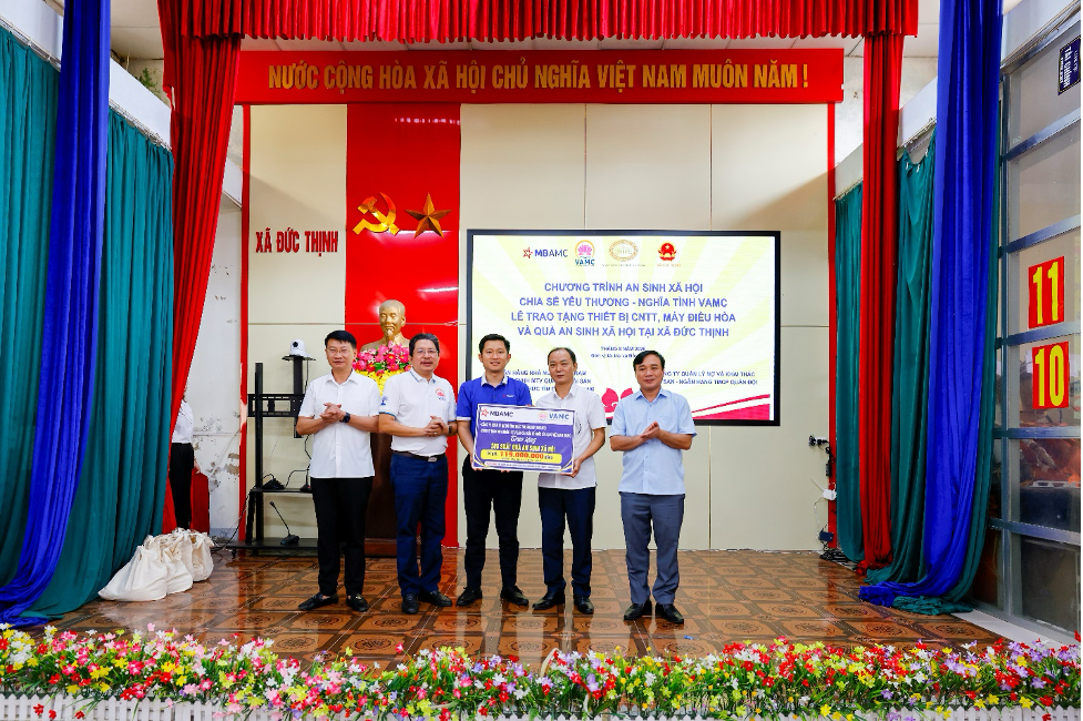 VAMC và MBAMC chung tay vì cộng đồng, lan toả nghĩa tình tại Đức Thịnh VAMC và MBAMC chung tay vì cộng đồng, lan toả nghĩa tình tại Đức Thịnh
