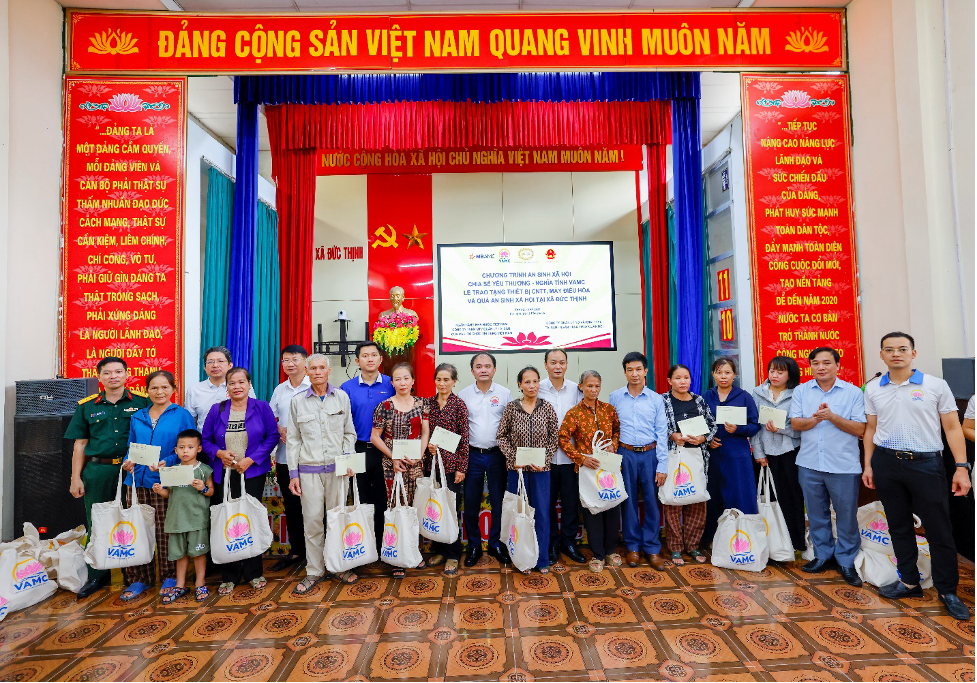 VAMC và MBAMC chung tay vì cộng đồng, lan toả nghĩa tình tại Đức Thịnh VAMC và MBAMC chung tay vì cộng đồng, lan toả nghĩa tình tại Đức Thịnh