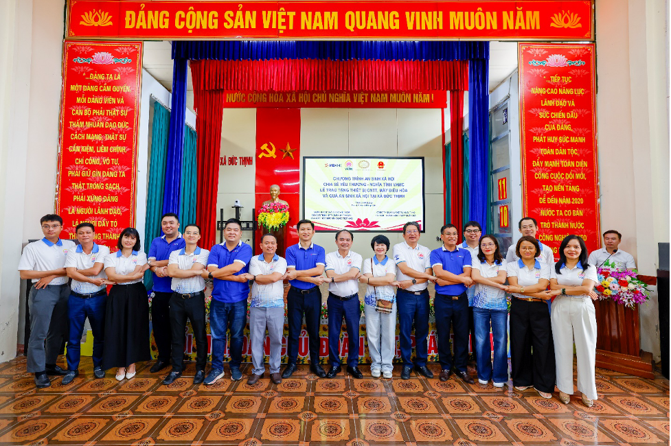 VAMC và MBAMC chung tay vì cộng đồng, lan toả nghĩa tình tại Đức Thịnh VAMC và MBAMC chung tay vì cộng đồng, lan toả nghĩa tình tại Đức Thịnh