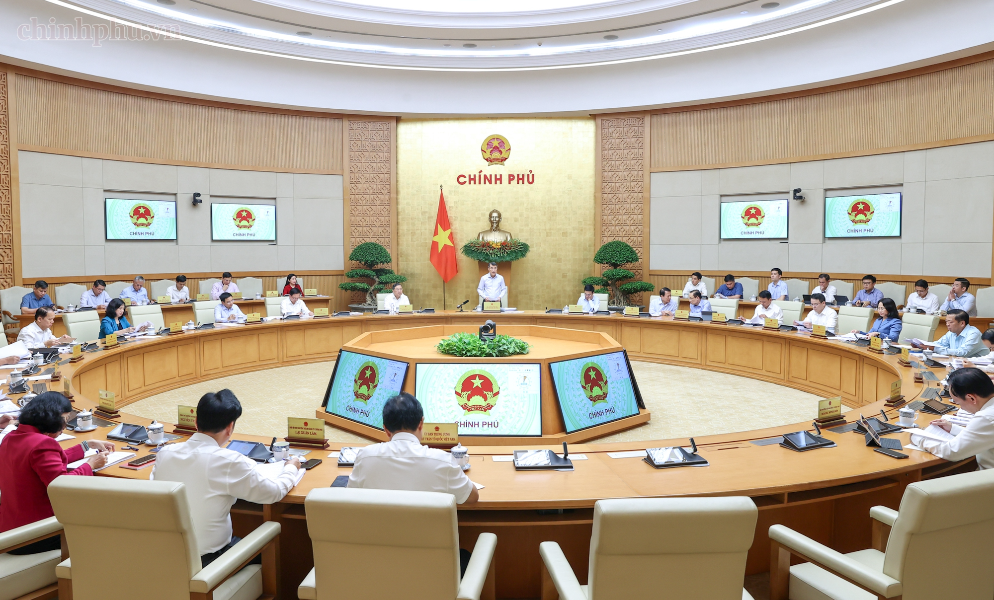 Thủ tướng chủ trì phiên họp Chính phủ tháng 8: Thời điểm tăng tốc, bứt phá với quyết tâm cao nhất Thủ tướng chủ trì phiên họp Chính phủ tháng 8: Thời điểm tăng tốc, bứt phá với quyết tâm cao nhất- Ảnh 1.