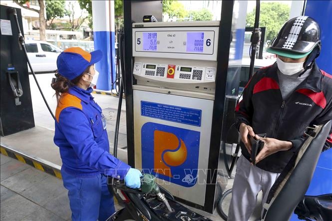 Xăng dầu kéo CPI tăng trở lại: Áp lực lạm phát cuối năm đến đâu? Xăng dầu kéo CPI tăng trở lại: Áp lực lạm phát cuối năm đến đâu?