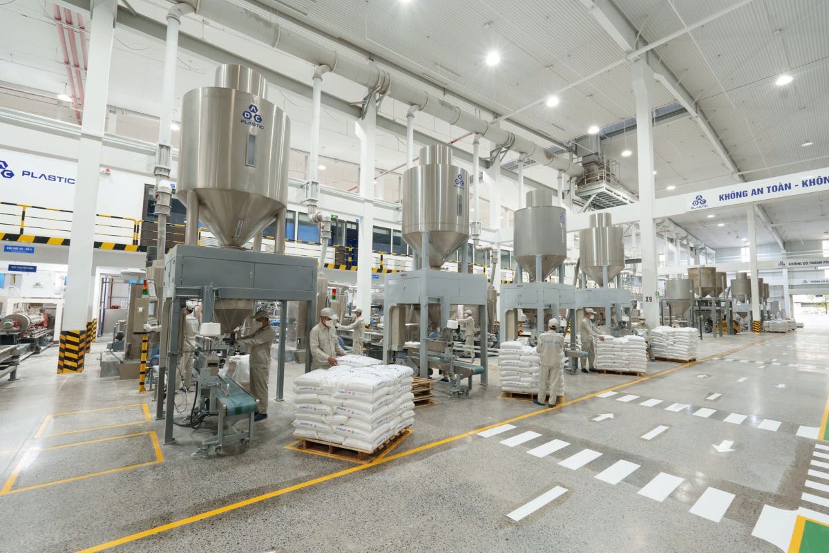 Ngành nhựa tiêu thụ 4,1 tỷ kWh mỗi năm, tạo áp lực giảm chi phí và phát thải ảnh: minh họa Ngành nhựa tiêu thụ 4,1 tỷ kWh mỗi năm, tạo áp lực giảm chi phí và phát thải ảnh: minh họa