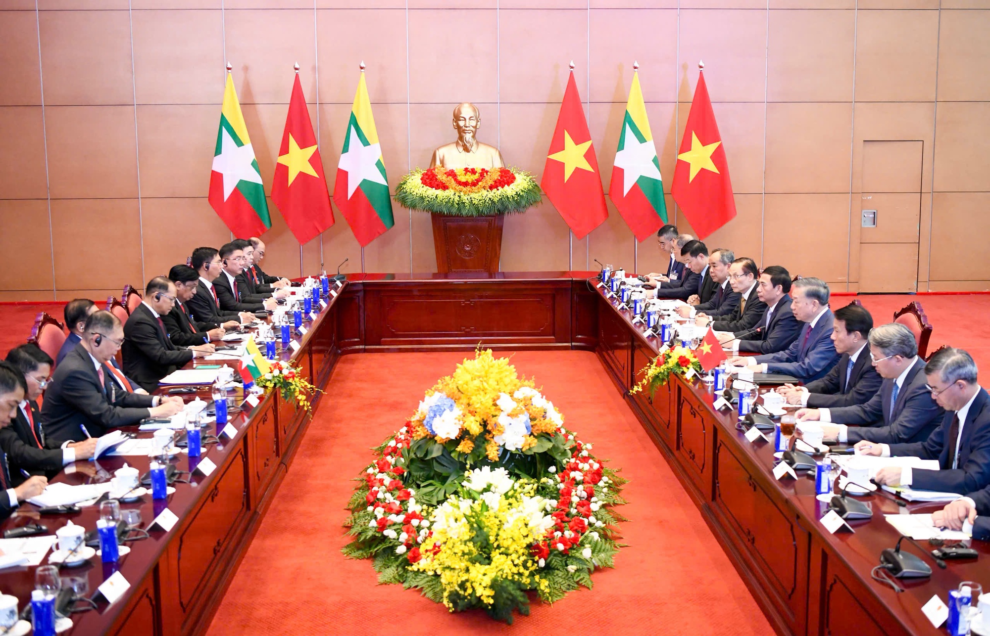 Tổng Bí thư, Chủ tịch nước Tô Lâm hội đàm với Tổng thống Myanmar Min Aung Hlaing- Ảnh 4.