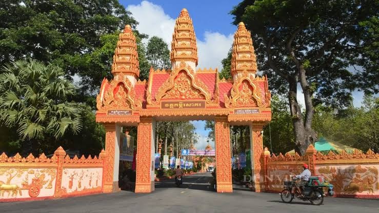 Cổng chùa Som Rong với lối kiến trúc độc đáo Cổng chùa Som Rong với lối kiến trúc độc đáo