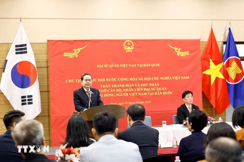 Chủ tịch Quốc hội Trần Thanh Mẫn gặp gỡ cộng đồng người Việt Nam tại Hàn Quốc Chủ tịch Quốc hội Trần Thanh Mẫn gặp gỡ cộng đồng người Việt Nam tại Hàn Quốc- Ảnh 2.