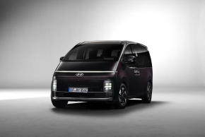 Hyundai Staria thuần điện ra mắt, sạc đầy đi gần 450 km