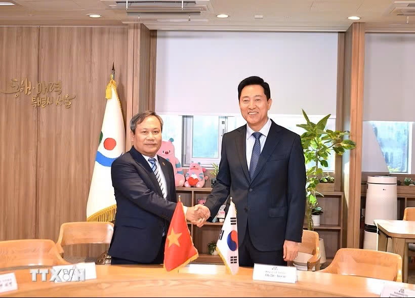 Chủ tịch UBND TP. Hà Nội Vũ Đại Thắng làm việc với Thị trưởng Seoul Oh Se-hoon. Ảnh: TTXVN Chủ tịch UBND TP. Hà Nội Vũ Đại Thắng làm việc với Thị trưởng Seoul Oh Se-hoon. Ảnh: TTXVN