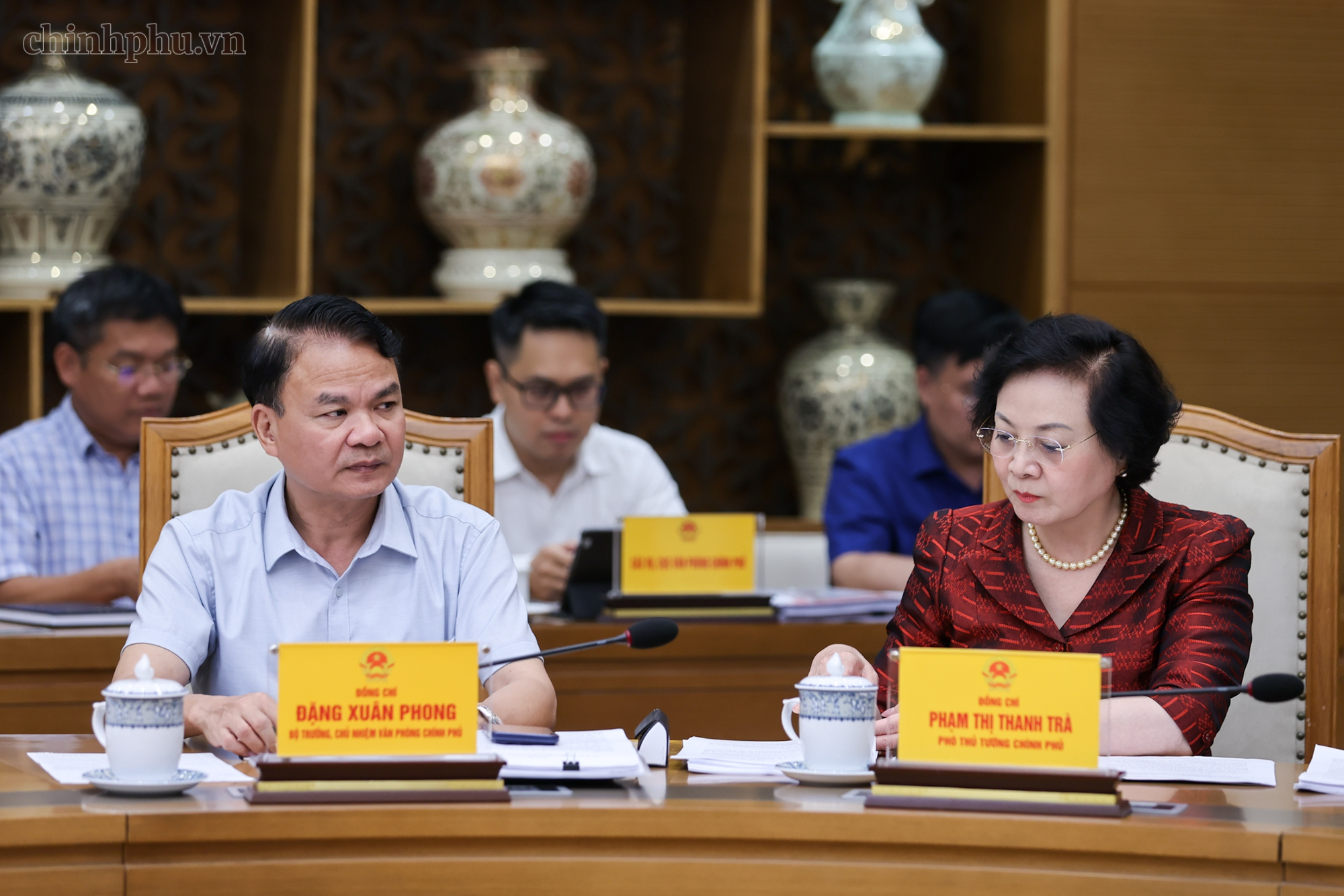 Thủ tướng: Kiểm soát chặt chẽ giá thành từ gốc với thuốc, thiết bị y tế; cương quyết loại bỏ mọi chi phí trung gian Thủ tướng: Kiểm soát chặt chẽ giá thành từ gốc với thuốc, thiết bị y tế; cương quyết loại bỏ mọi chi phí trung gian- Ảnh 3.