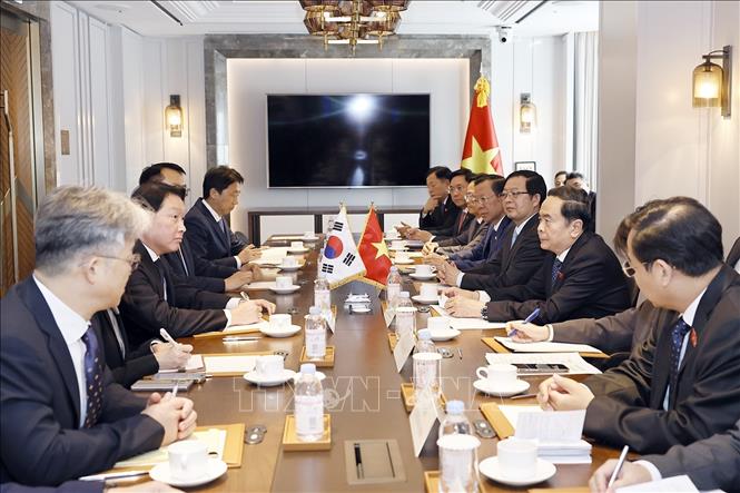 Chủ tịch Quốc hội Trần Thanh Mẫn tiếp lãnh đạo một số tập đoàn lớn của Hàn Quốc Chủ tịch Quốc hội Trần Thanh Mẫn tiếp lãnh đạo một số tập đoàn lớn của Hàn Quốc- Ảnh 4.