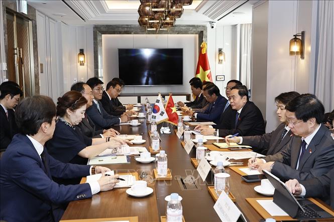 Chủ tịch Quốc hội Trần Thanh Mẫn tiếp lãnh đạo một số tập đoàn lớn của Hàn Quốc Chủ tịch Quốc hội Trần Thanh Mẫn tiếp lãnh đạo một số tập đoàn lớn của Hàn Quốc- Ảnh 6.