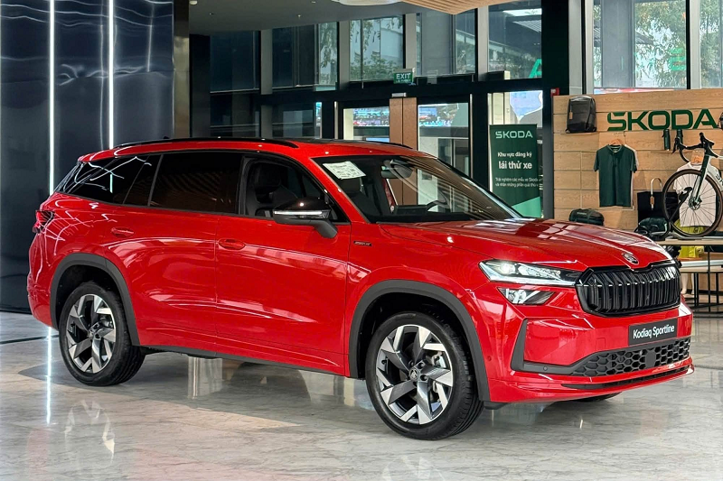 Loạt xe giảm giá hàng trăm triệu đồng, có mẫu hạ tới 360 triệu nhưng phải đánh đổi