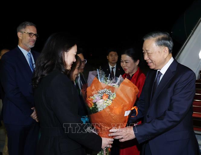 Tổng Bí thư, Chủ tịch nước Tô Lâm bắt đầu thăm chính thức Cộng hòa Pháp và dự Hội nghị Thượng đỉnh Không gian vũ trụ tại Paris- Ảnh 2.