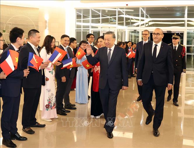 Tổng Bí thư, Chủ tịch nước Tô Lâm bắt đầu thăm chính thức Cộng hòa Pháp và dự Hội nghị Thượng đỉnh Không gian vũ trụ tại Paris
