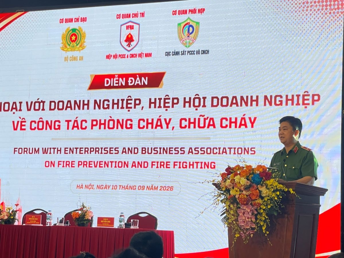 Thiếu tướng Dương Đức Hải phát biểu tại diễn đàn Thiếu tướng Dương Đức Hải phát biểu tại diễn đàn