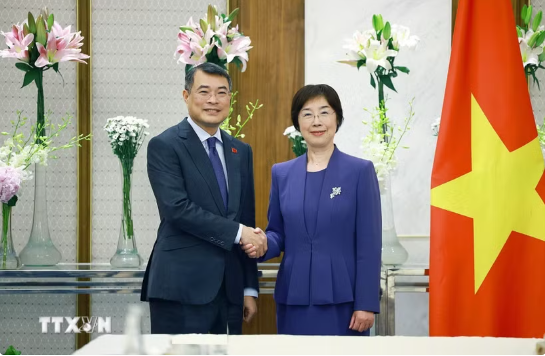 AIIB cam kết tiếp tục đồng hành cùng Việt Nam phát triển cơ sở hạ tầng bền vững AIIB cam kết tiếp tục đồng hành cùng Việt Nam phát triển cơ sở hạ tầng bền vững