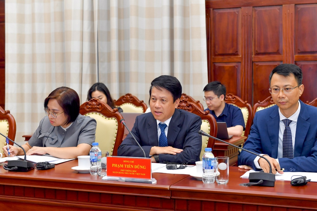Phó Thống đốc Phạm Tiến Dũng phát biểu tại buổi làm việc Phó Thống đốc Phạm Tiến Dũng phát biểu tại buổi làm việc