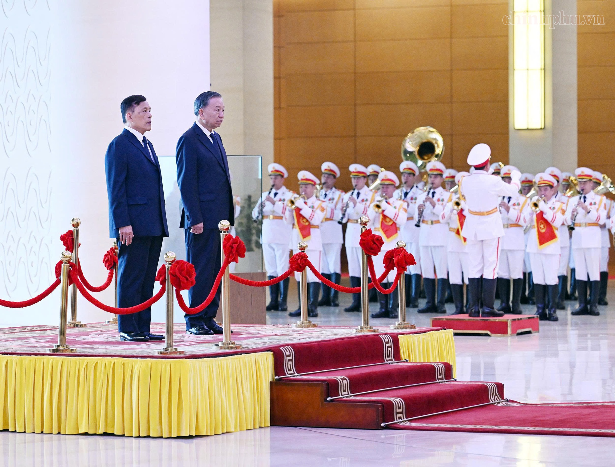 Tổng Bí thư, Chủ tịch nước Tô Lâm chủ trì Lễ đón chính thức Nhà vua Vương quốc Thái Lan và Hoàng hậu Tổng Bí thư, Chủ tịch nước Tô Lâm chủ trì Lễ đón chính thức Nhà vua Vương quốc Thái Lan và Hoàng hậu- Ảnh 1.