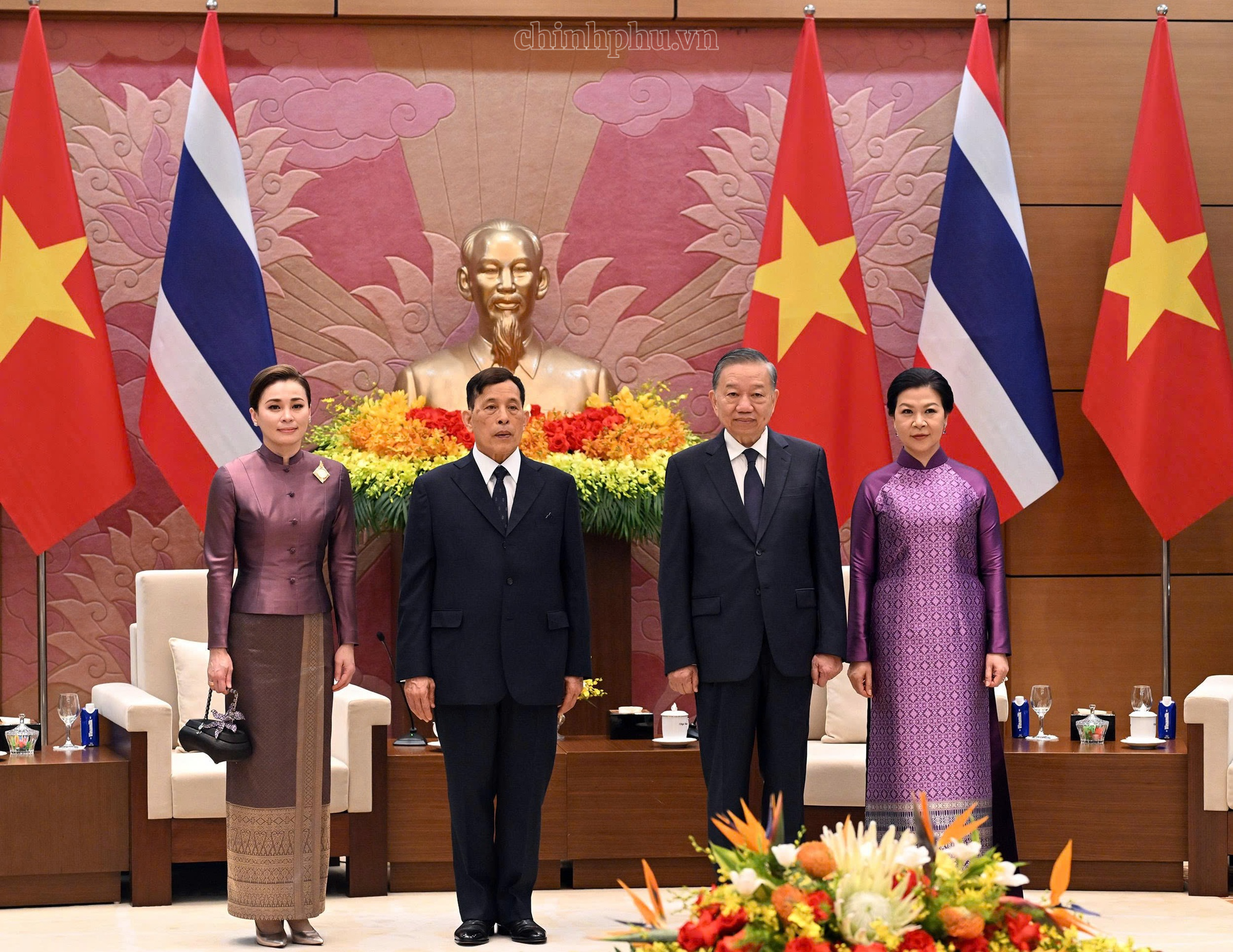 Tổng Bí thư, Chủ tịch nước Tô Lâm chủ trì Lễ đón chính thức Nhà vua Vương quốc Thái Lan và Hoàng hậu Tổng Bí thư, Chủ tịch nước Tô Lâm chủ trì Lễ đón chính thức Nhà vua Vương quốc Thái Lan và Hoàng hậu- Ảnh 4.