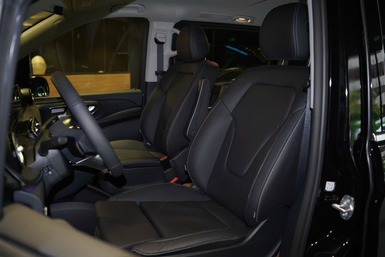 Mercedes-Benz V-Class giảm giá kỷ lục 600 triệu tại Việt Nam: Thực tế còn gần 2,8 tỷ đồng, bằng 2 chiếc Carnival hybrid - Ảnh 4.