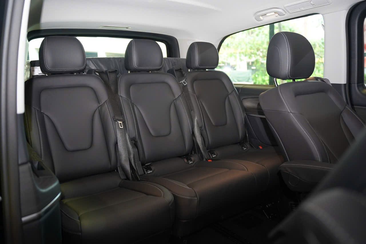 Mercedes-Benz V-Class giảm giá kỷ lục 600 triệu tại Việt Nam