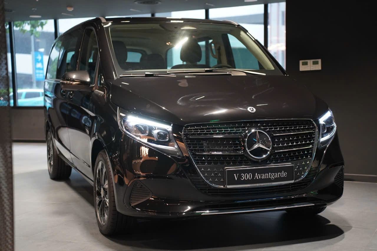 Mercedes-Benz V-Class giảm giá kỷ lục 600 triệu tại Việt Nam