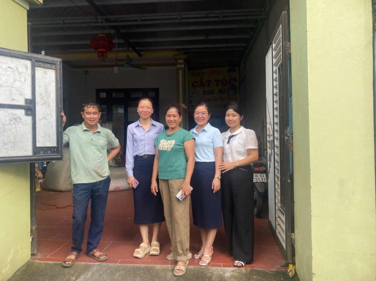 Nhiều phụ nữ tại xã Ba Đình vay vốn Tổ chức TCVM Thanh Hóa làm hàng thủ công mỹ nghệ Nhiều phụ nữ tại xã Ba Đình vay vốn Tổ chức TCVM Thanh Hóa làm hàng thủ công mỹ nghệ