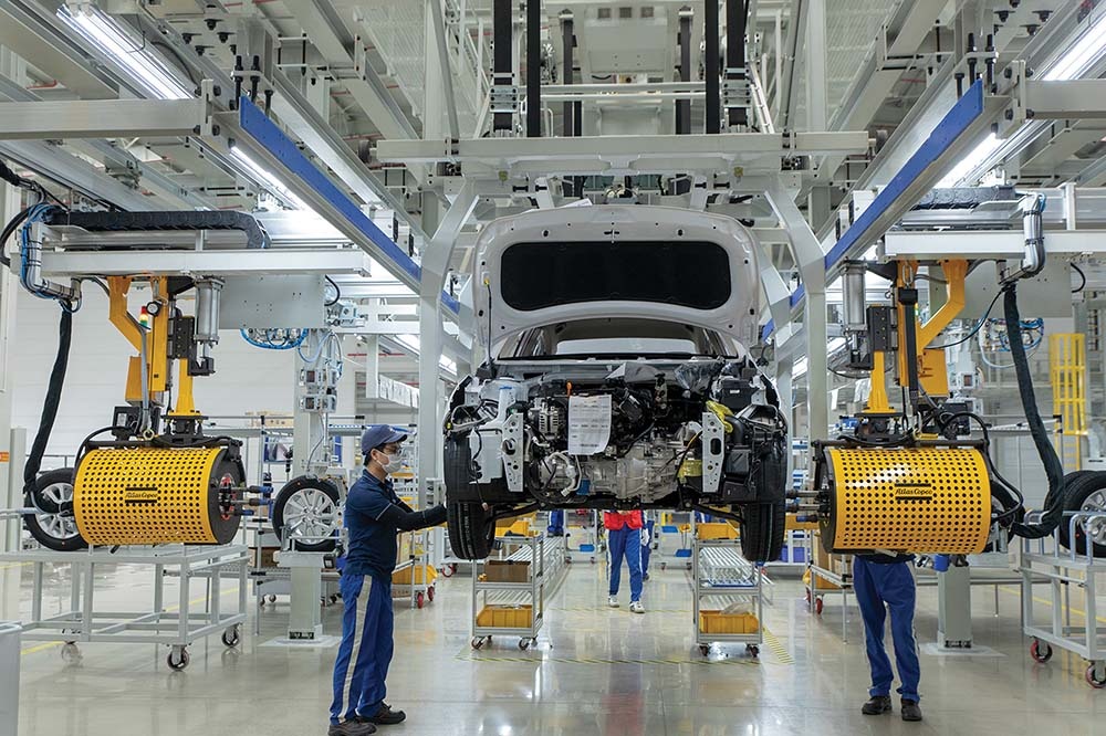 Đơn hàng tăng, vì sao doanh nghiệp vẫn dè dặt tuyển thêm lao động?