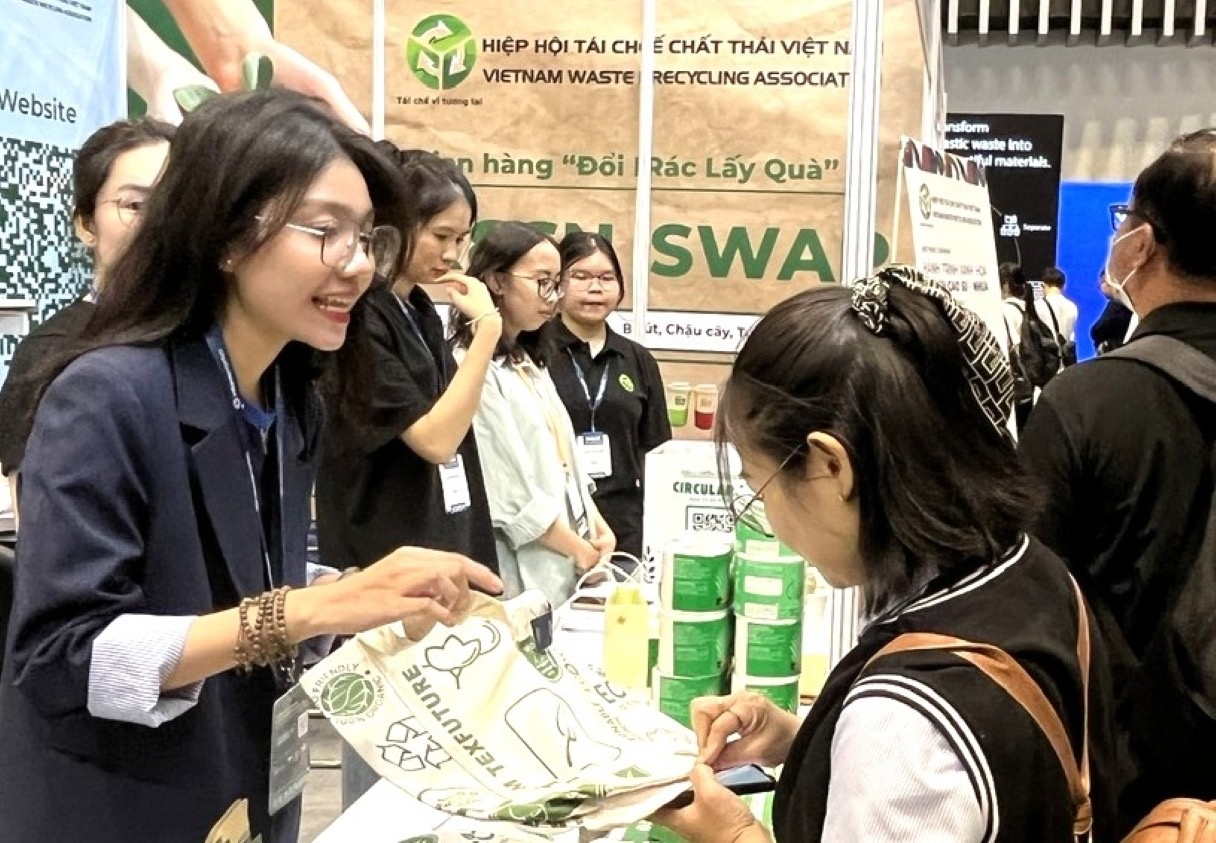 Bao bì thành ‘tấm vé’ vào chuỗi cung ứng toàn cầu, doanh nghiệp in Việt phải chuyển mình Bao bì thành ‘tấm vé’ vào chuỗi cung ứng toàn cầu, doanh nghiệp in Việt phải chuyển mình